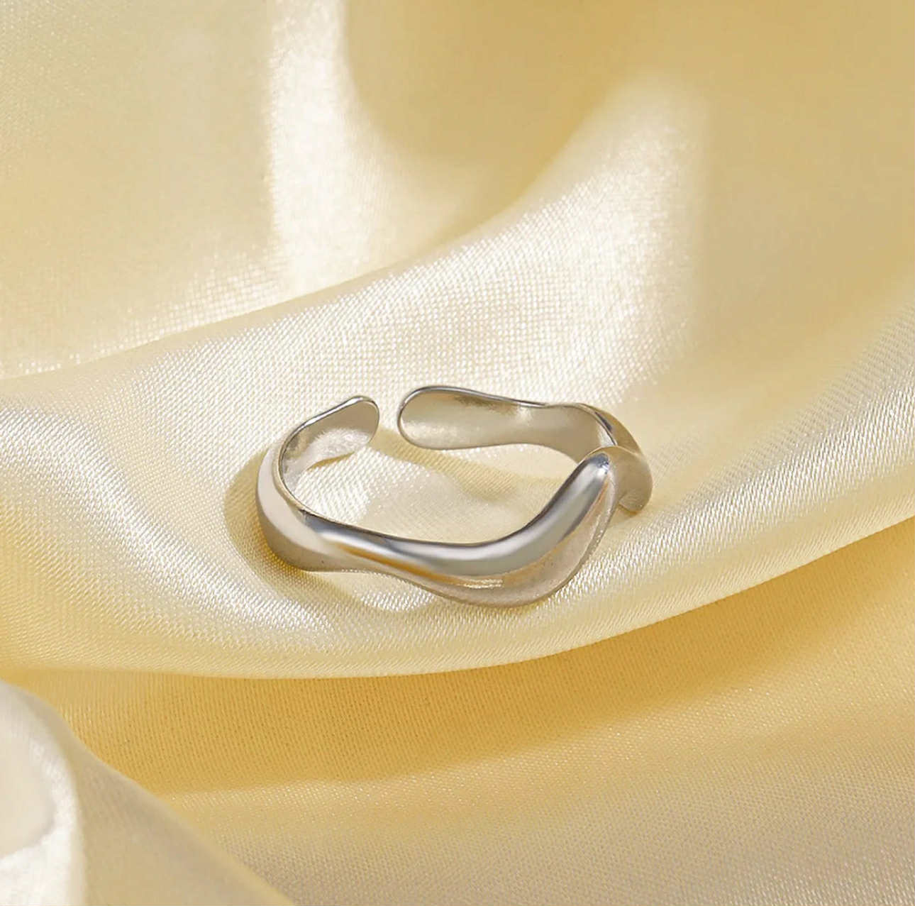 Anillo Wavy